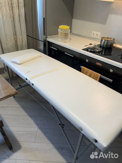 Массажная кушетка