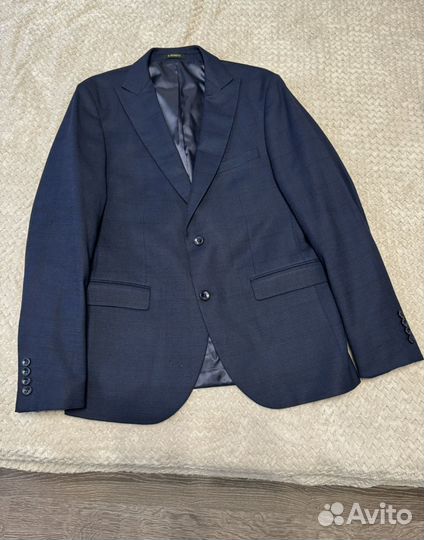 Костюм мужской тройка 48-50