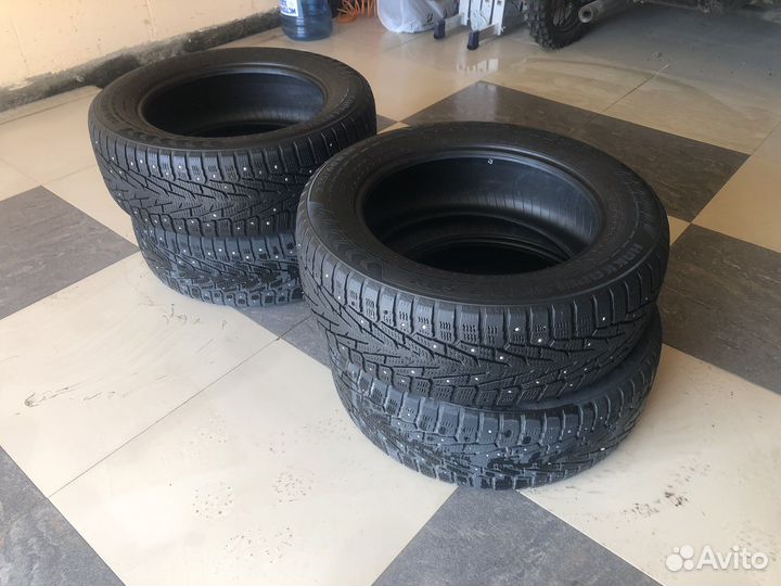 Nokian Tyres Hakkapeliitta 7 235/60 R18 107T