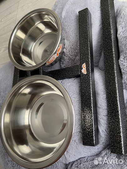 Миски на подставке для животных (2х900)