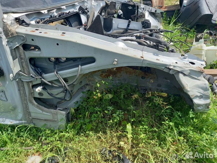 Четверть передняя правая Mercedes Cls 219