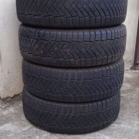 Pirelli Ice Zero FR 215/65 R16 102T