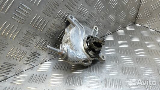 Насос вакуумный toyota auris E150 (95B13KX01)