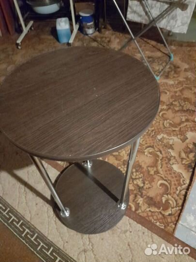 Этажерка на колесиках