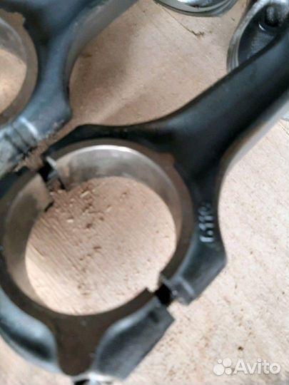 Поршень с шатуном Mercedes 611 мотор