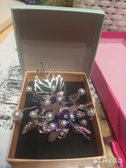 Брошка ручной работы с натуральными камнями