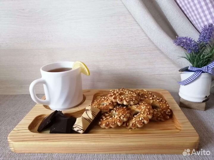 Поднос деревянный для подачи напитков и десертов