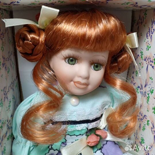 Кукла фарфоровая новая