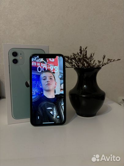 iPhone 11, 64 ГБ