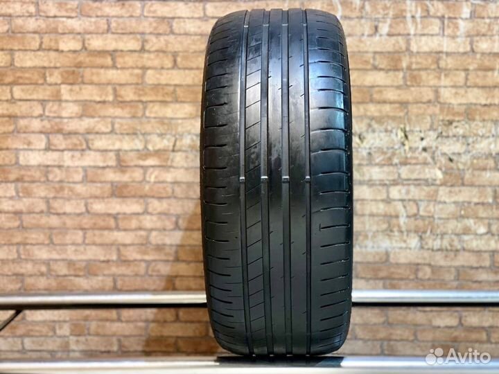 Goodyear EfficientGrip Performance 215/55 R16