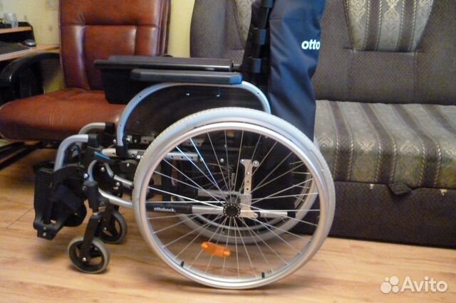 Медицинская кресло-коляска 
