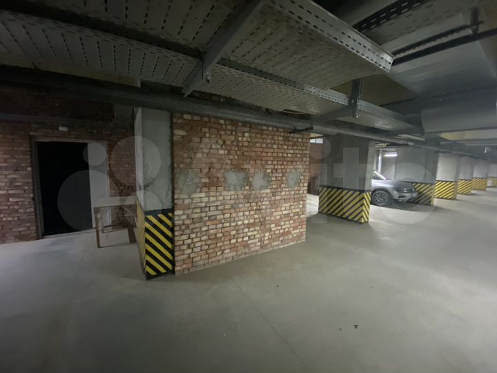 Машиноместо, 15 м²