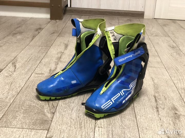 Лыжные ботинки