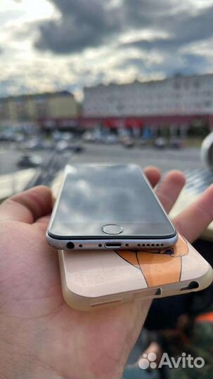Телефон iPhone 6s