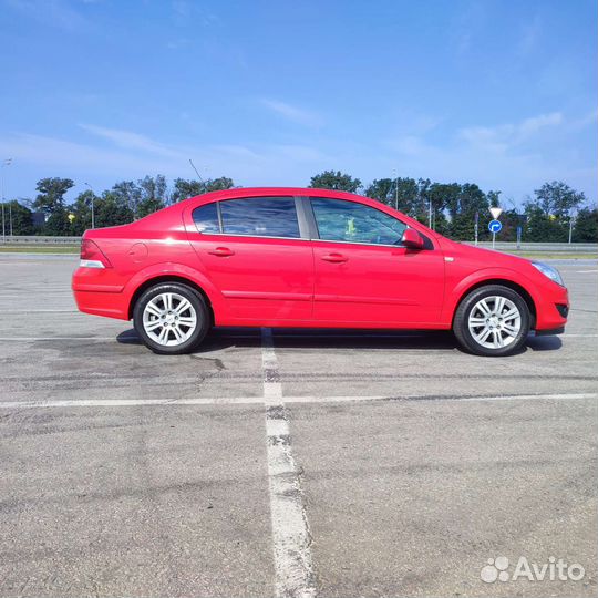 Opel Astra 1.8 МТ, 2010, 121 700 км