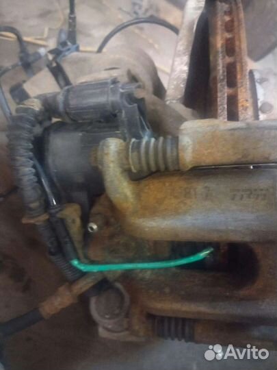 Кулак задний с суппортом BMW F10 F11 F25