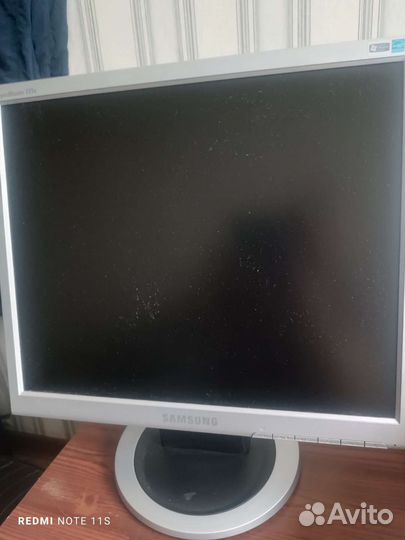 Монитор Samsung