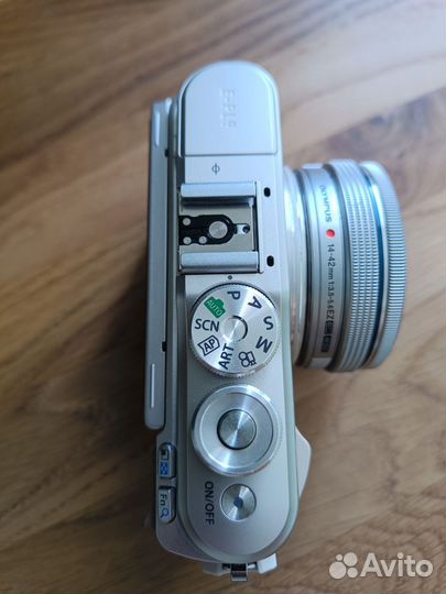 Olympus PEN E-PL9
