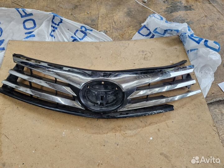 Решетка радиатора Toyota Corolla 180