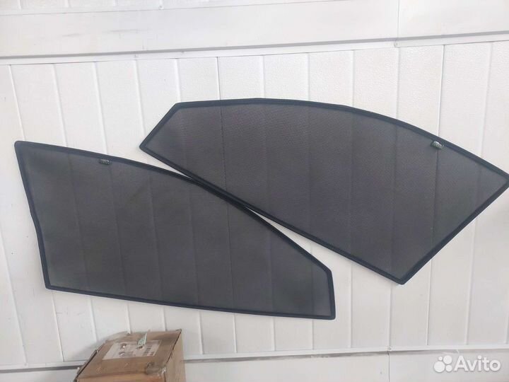 Передние шторки на тойоту короллу 120кузов