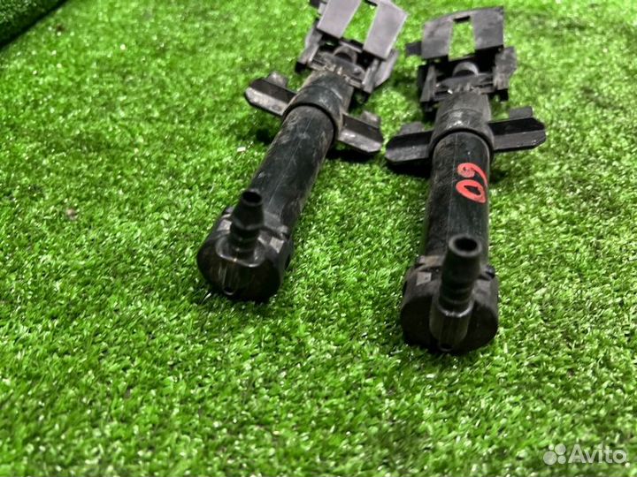 Форсунка омывателя фар Volvo S60