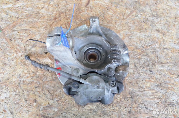 Кулак передний правый Land Rover Discovery Sport