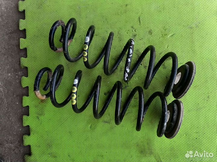 Пружина задняя Фольксваген Гольф 5 плюс