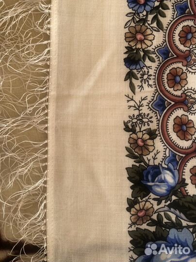 Павлопасадский шерстяной платок