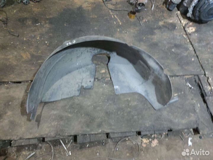Подкрылок задний левый Citroen C4 2004-2010