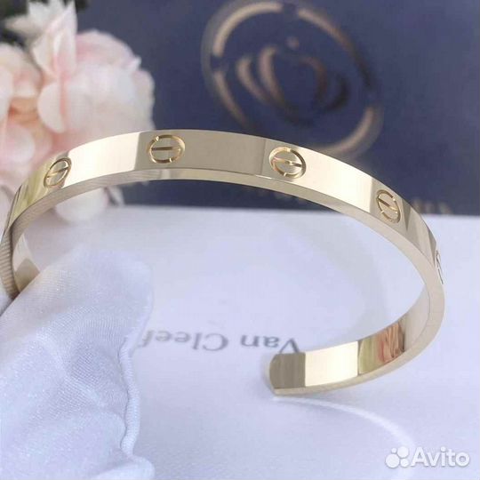 Золотой браслет Cartier Love