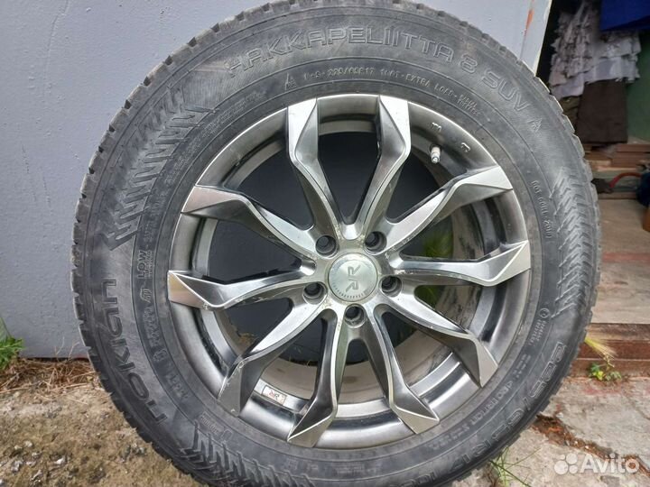 Nokian Tyres Hakkapeliitta 8 SUV 225/65 R17 106M