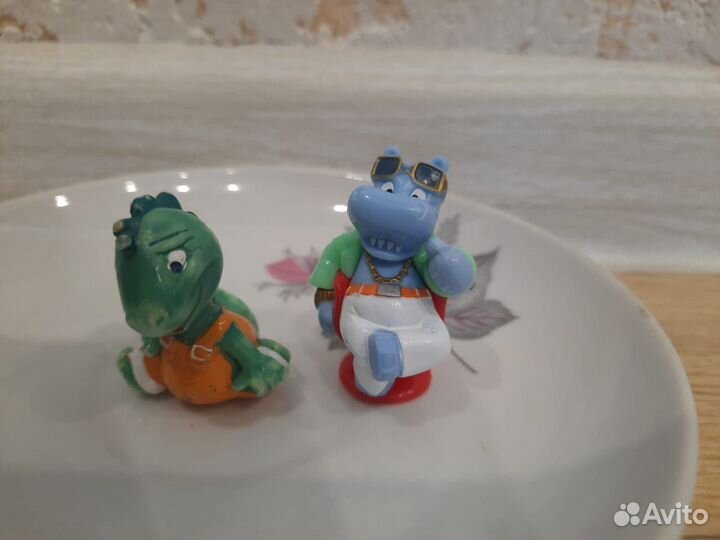 Игрушки из киндера