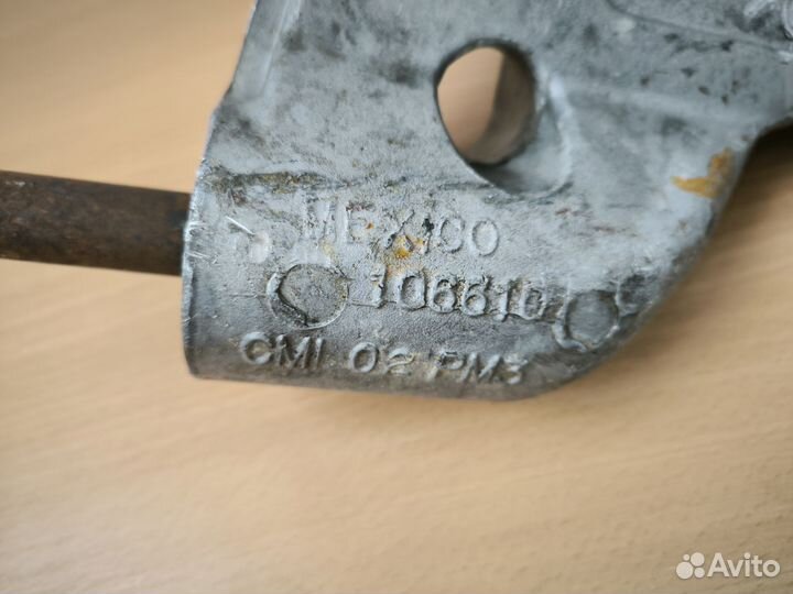 Кронштейн амортизатора переднего Freightliner