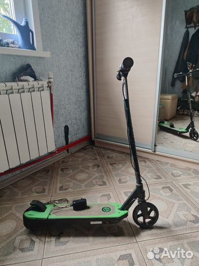 Детский самокат электрический