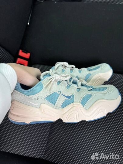 Кроссовки женские nike 39 размер