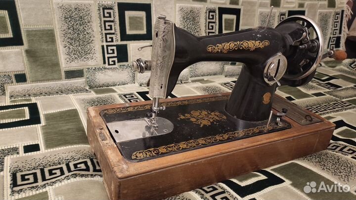 Швейная машинка ручная СССР
