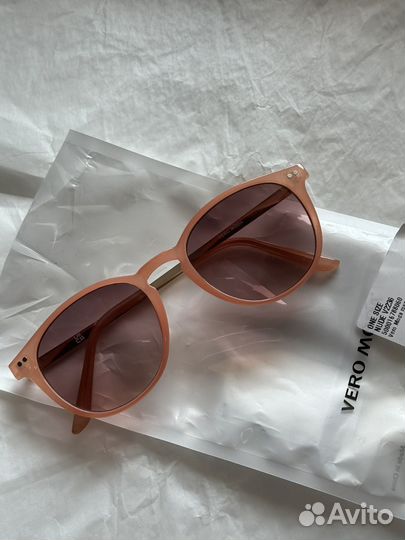 Солнцезащитные очки женские брендовые