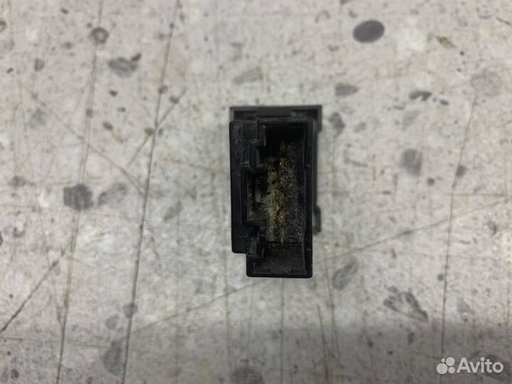 Кнопка многофункциональная Hyundai Solaris 2010-20