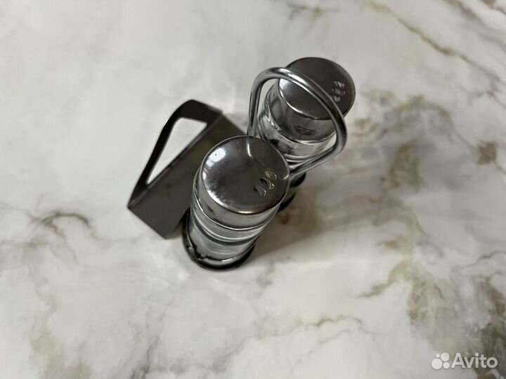 Солонка и перечница