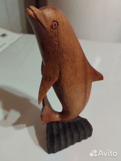 Фигурки Дельфин из натурального дерева