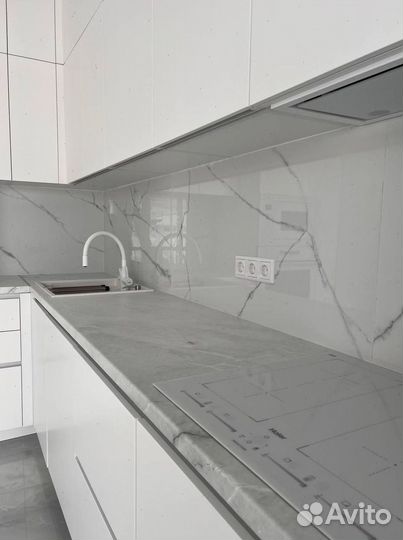 Кухня угловая новая в Казани