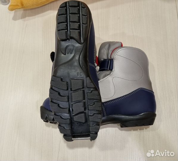 Лыжные ботинки