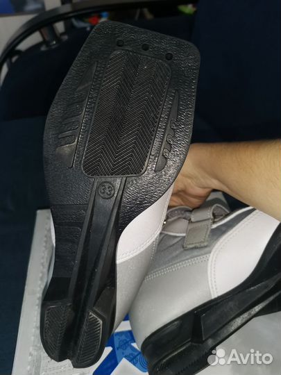 Лыжные ботинки