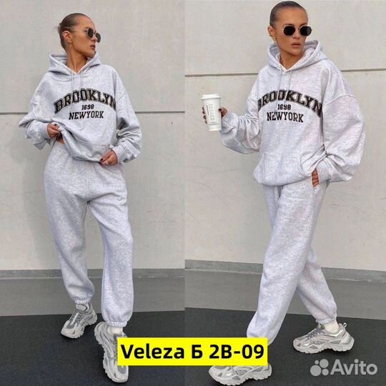 Женский спортивный костюм