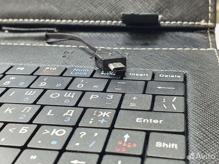 Чехол с клавиатурой для планшета (microUSB)