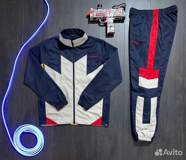 Спортивный костюм adidas