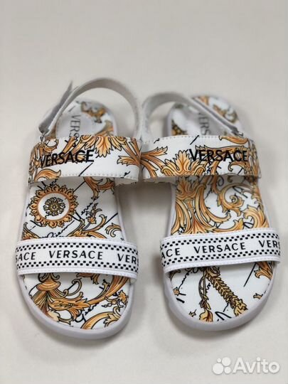 Сандали новые