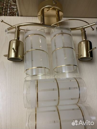 Светильник позолоченый потолочный