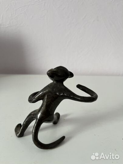 Статуэтка обезьянка