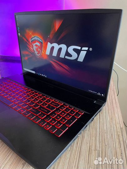 MSI 17.3 120гц/i7 9750/1660 ti/16gb/SSD512